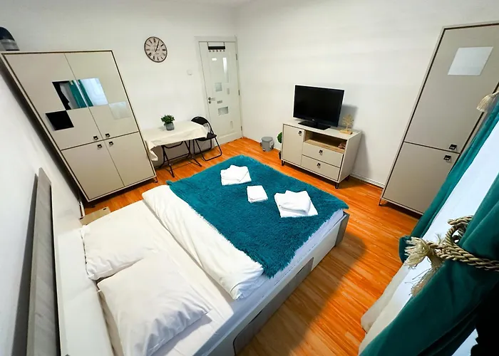 Charm Studio